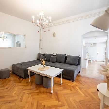 Goodlife Holiday House - Family & Friends Пожега Екстериор снимка
