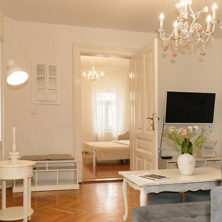 Goodlife Holiday House - Family & Friends Пожега Екстериор снимка